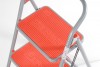 <p>Ampio gradino 26x38 cm con copertura colorata antiscivolo lavabile.</p>
